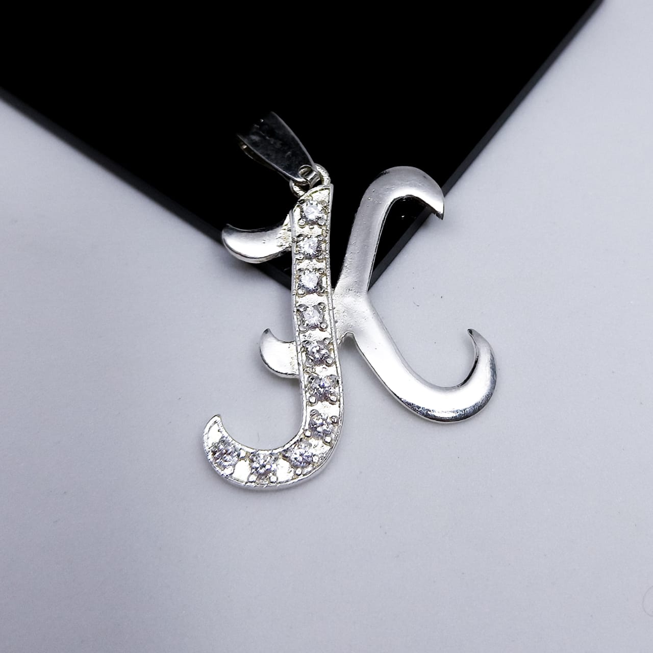 #D106 - Dije De Letra Grande Piedra Zirconia Plata - F2.2