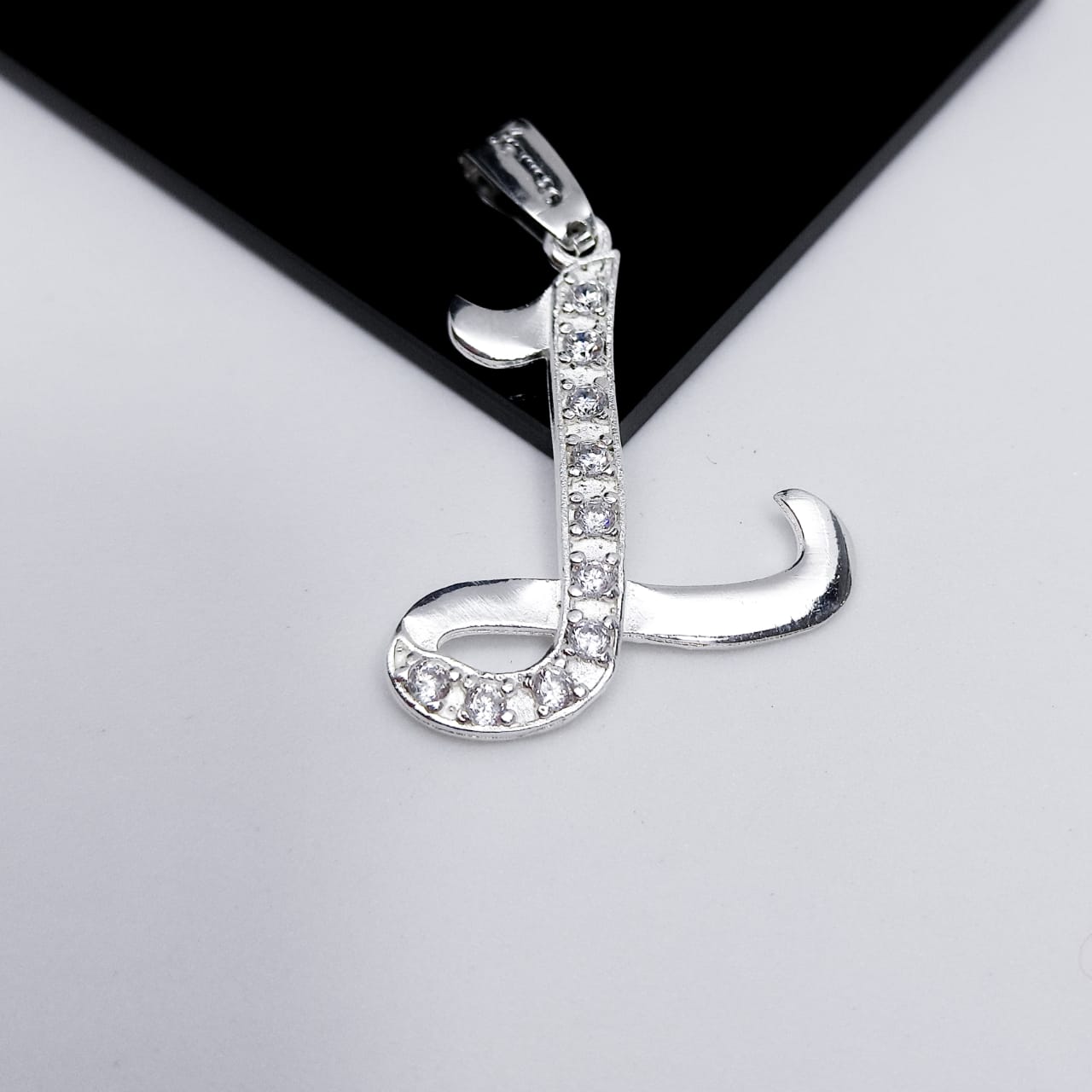 #D106 - Dije De Letra Grande Piedra Zirconia Plata - F2.2