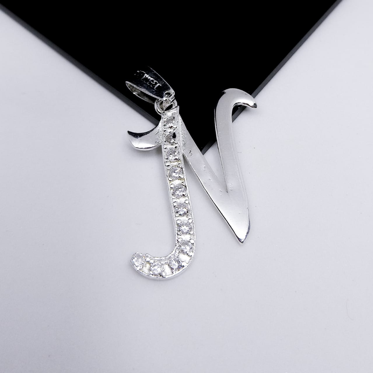 #D106 - Dije De Letra Grande Piedra Zirconia Plata - F2.2