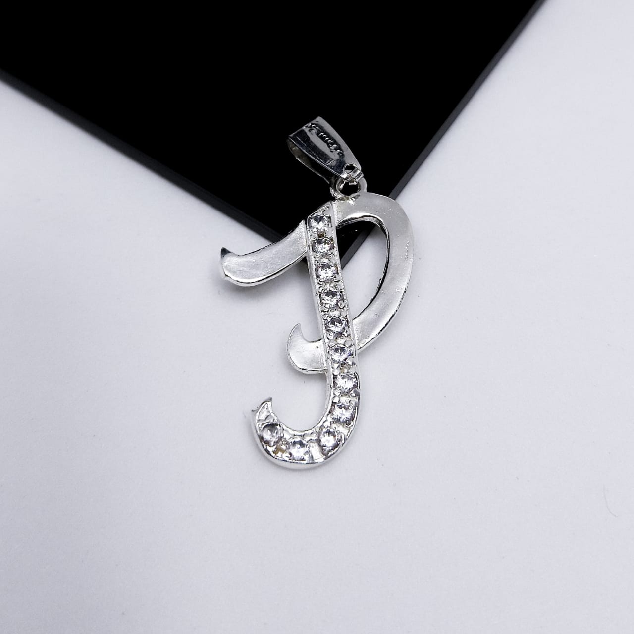 #D106 - Dije De Letra Grande Piedra Zirconia Plata - F2.2