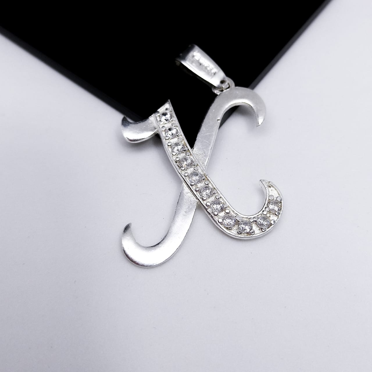#D106 - Dije De Letra Grande Piedra Zirconia Plata - F2.2