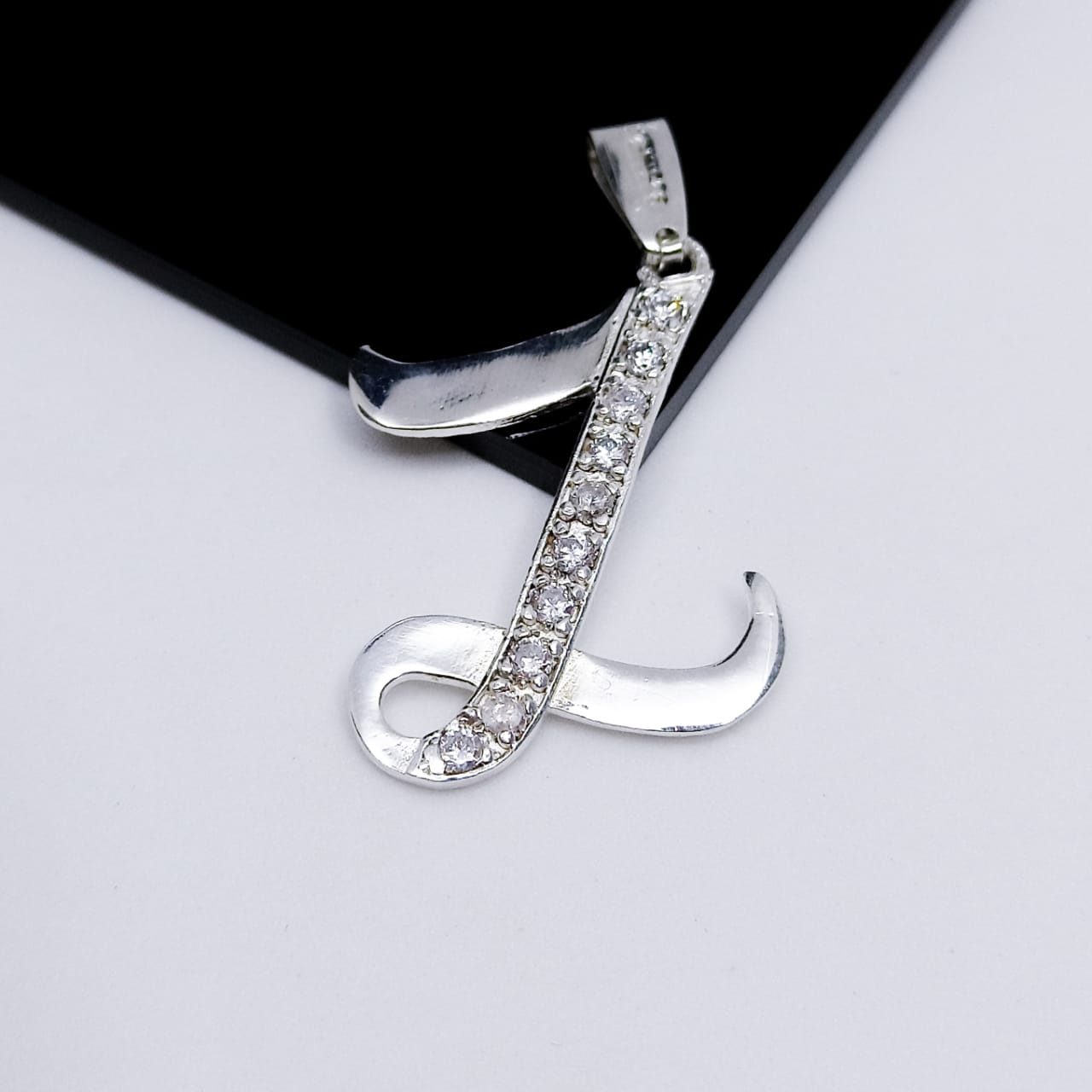 #D106 - Dije De Letra Grande Piedra Zirconia Plata - F2.2
