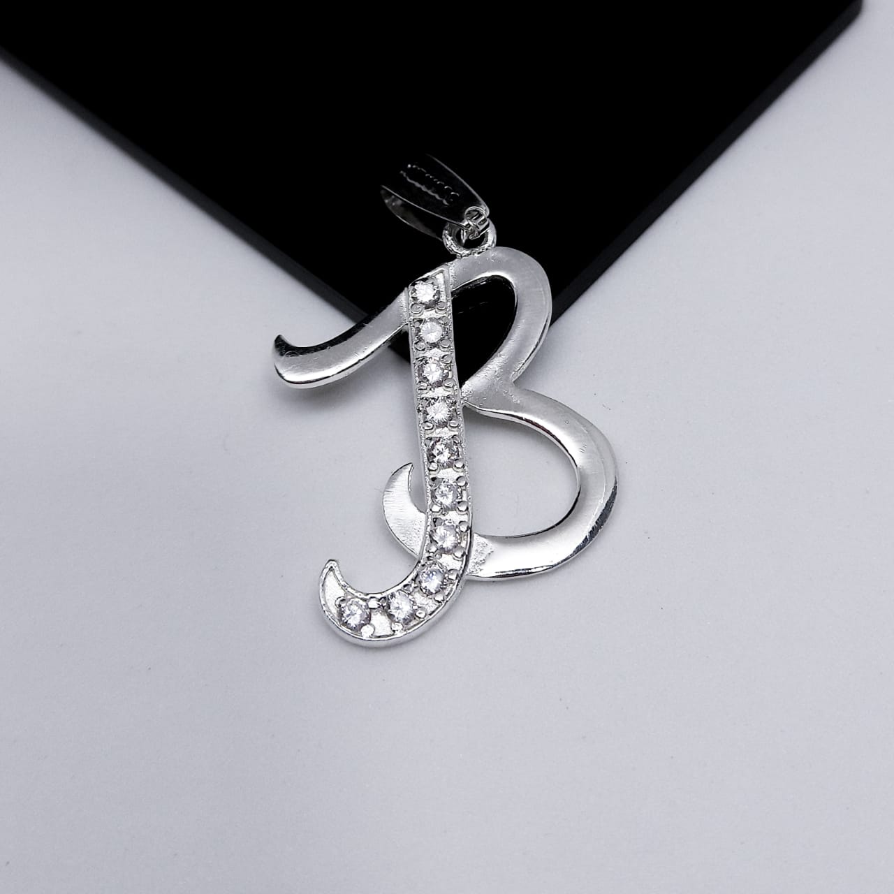 #D106 - Dije De Letra Grande Piedra Zirconia Plata - F2.2