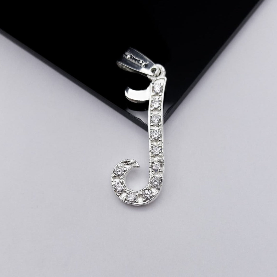 #D106 - Dije De Letra Grande Piedra Zirconia Plata - F2.2