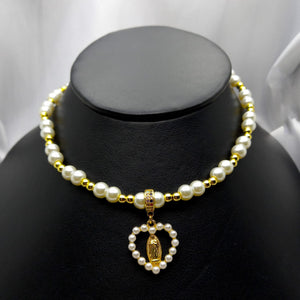 #GOL117 - Gargantilla De Perlas Y Bolitas Con Colgante De Corazón Con Virgen De Oro Laminado De 18k