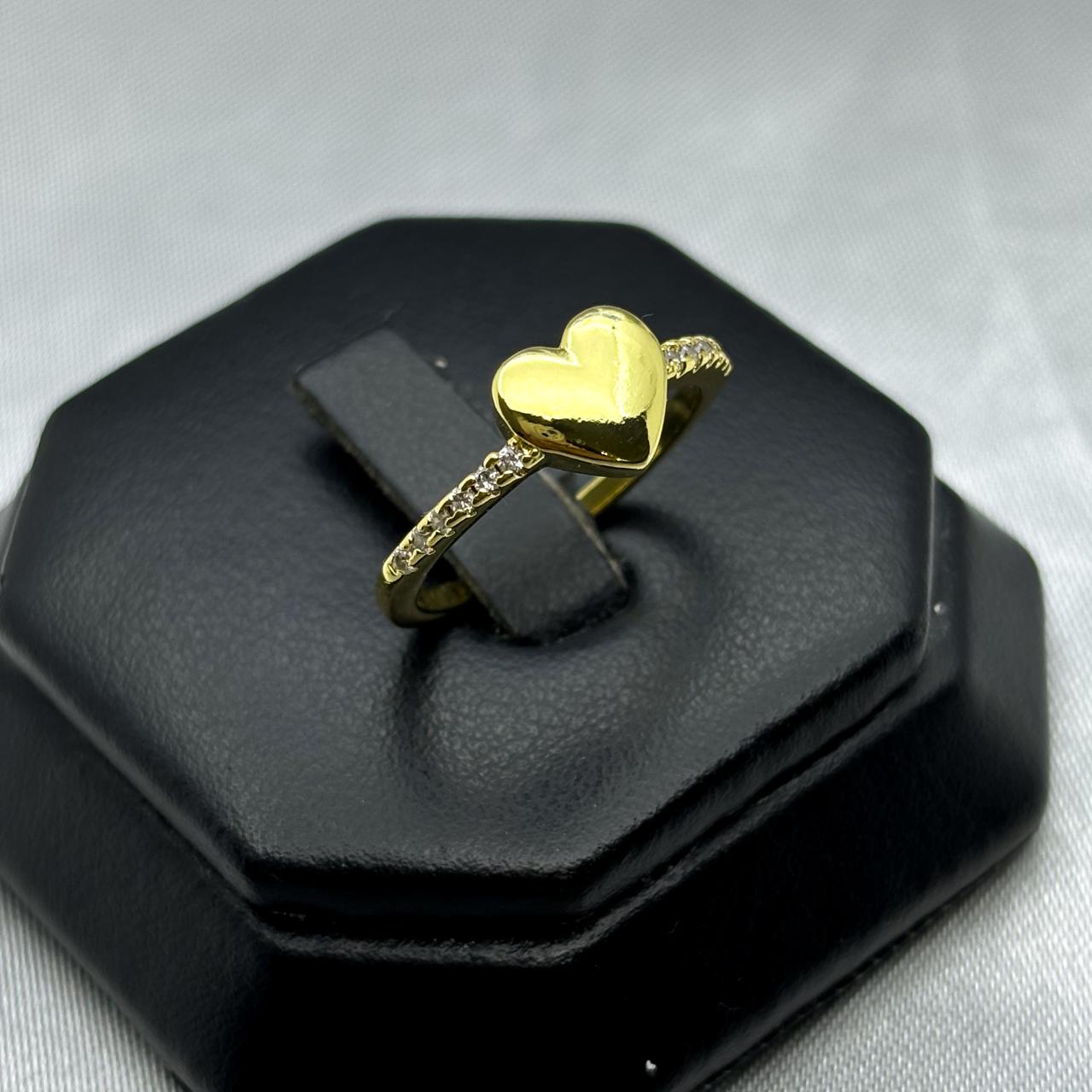 #AOL107 - Anillo De Corazon Con Piedra De Oro Laminado 18K