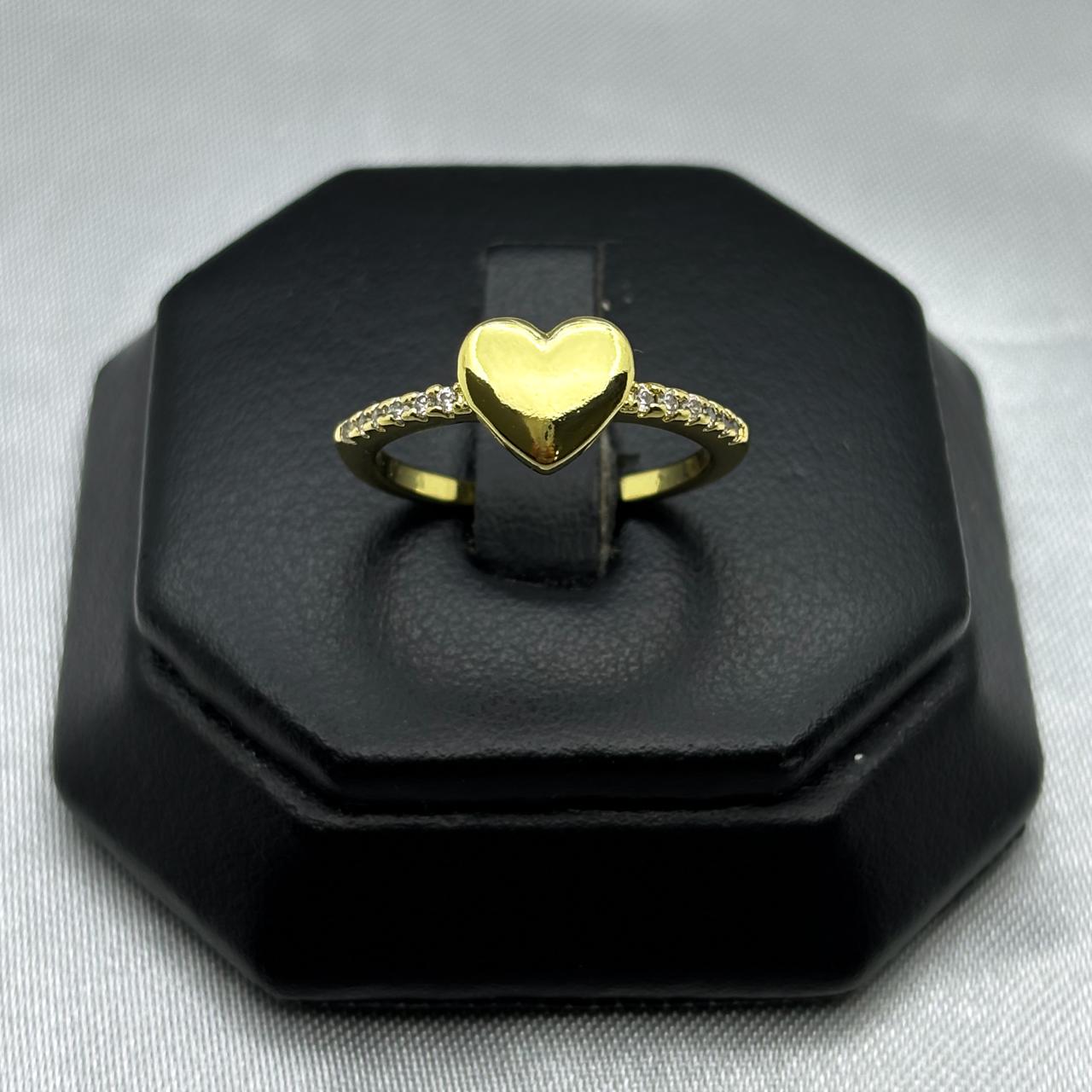 #AOL107 - Anillo De Corazon Con Piedra De Oro Laminado 18K