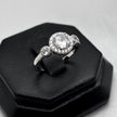 #AD224 - Anillo Solitario Triple Piedra Zirconia Circular Baño Rodio Plata - IP2.8