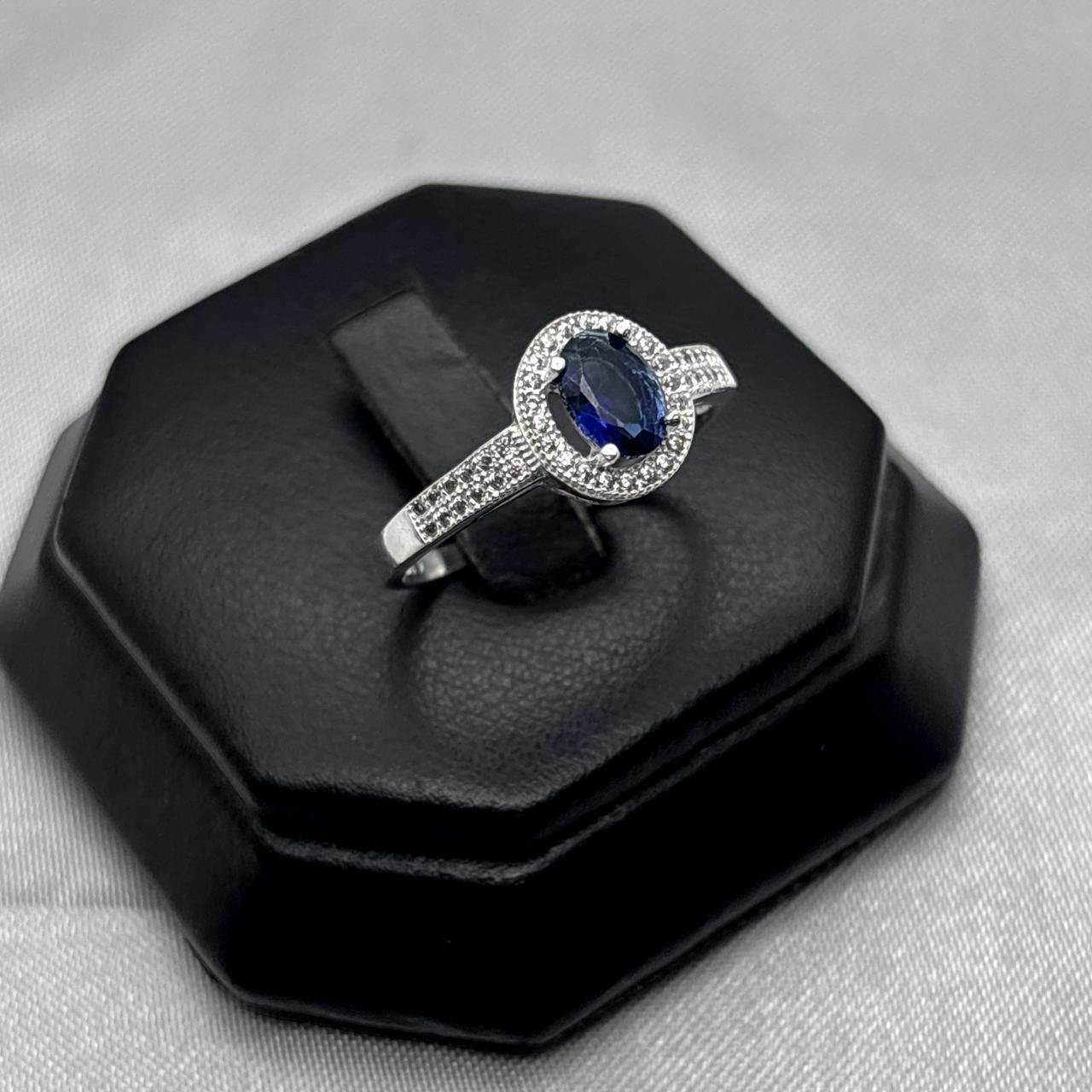 #AD253 - Anillo Con Piedra Zirconia Ovalada Plata - F2.4