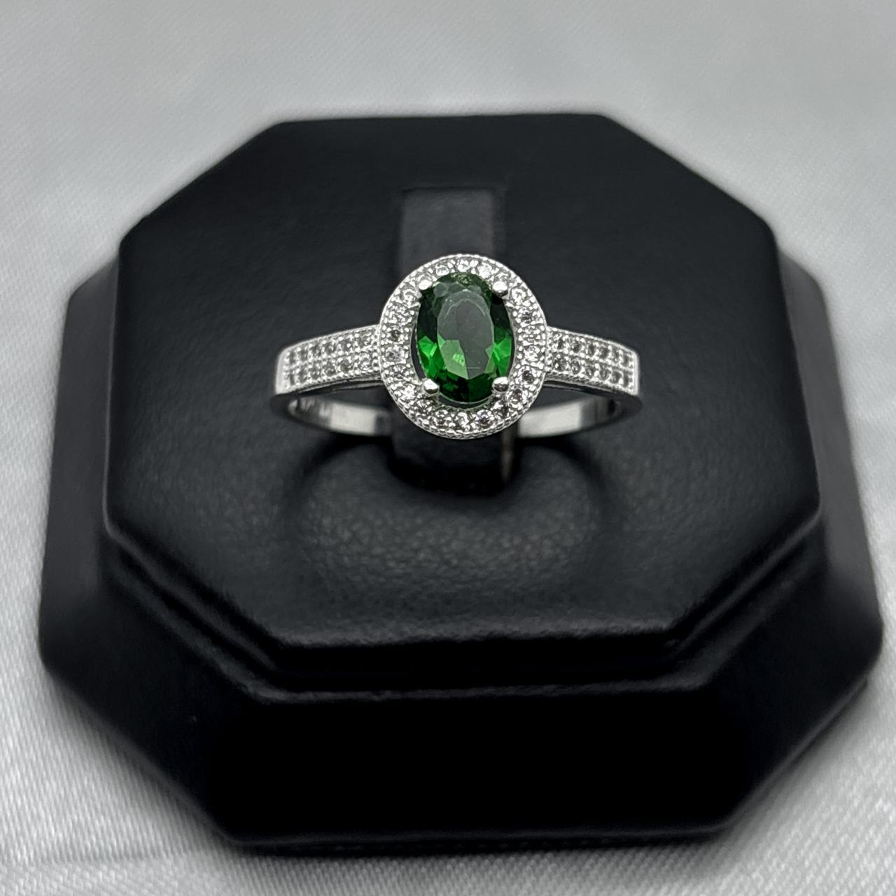 #AD253 - Anillo Con Piedra Zirconia Ovalada Plata - F2.4