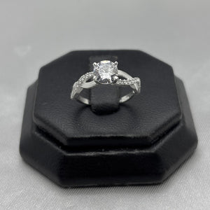 #AD459 - Anillo Solitario De Dama Hermoso Diseño Con Zirconia Plata - B09/2.4