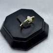 #ADX10109 - Anillo Con Diamante Natural En Gota/Pera Oro 10K - LX255
