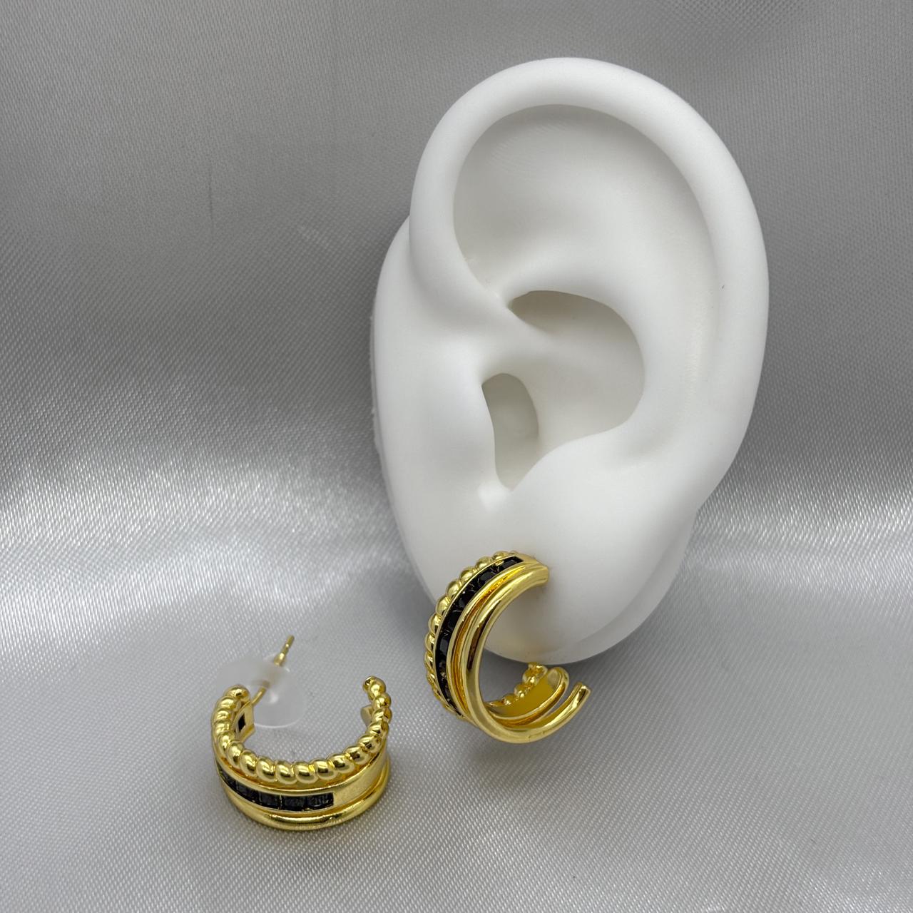 #ARL139 - Arete Con Piedra De Zirconia Oro Laminado 18K