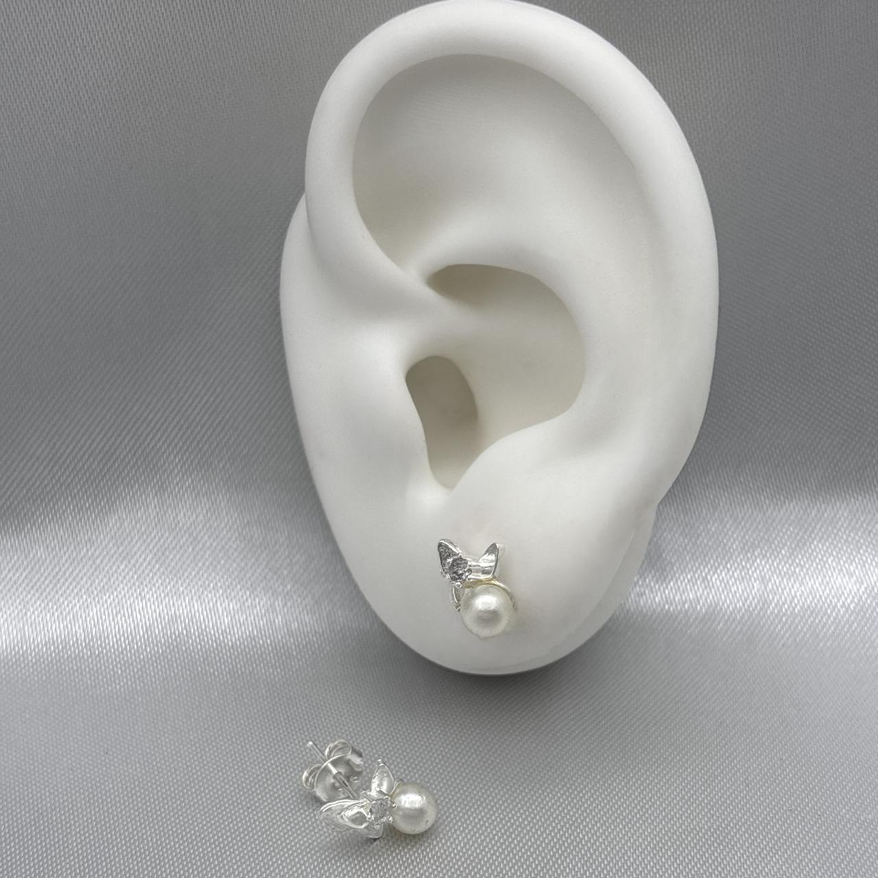 #BR214 - Broquel Mariposa Perla Con Piedra Zirconia Plata - A18/2.0