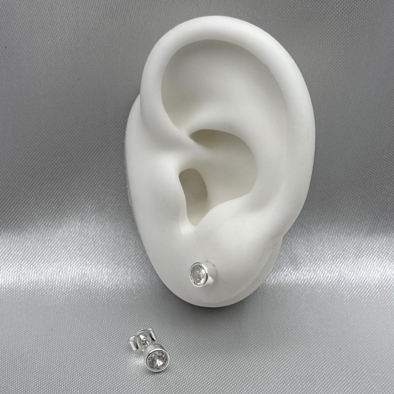 #BR246 - Broquel Circular Piedra Zirconia Plata - LL1.6