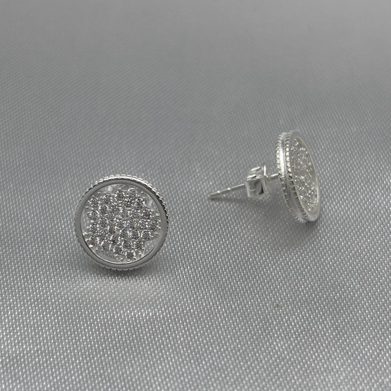 #BR249 - Broquel Circular Flor Central Piedra Zirconia Plata - LL2.3
