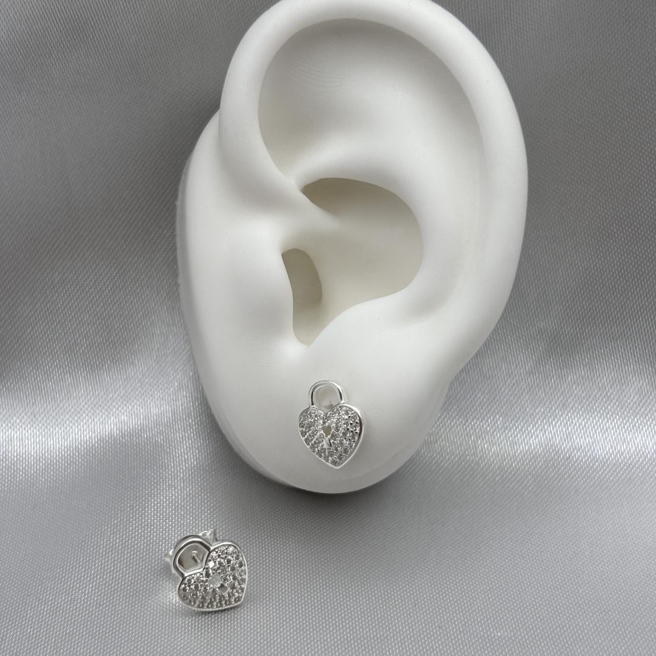 #BR273 - Broquel Candado Corazón Con Zirconia Plata - LL1.8