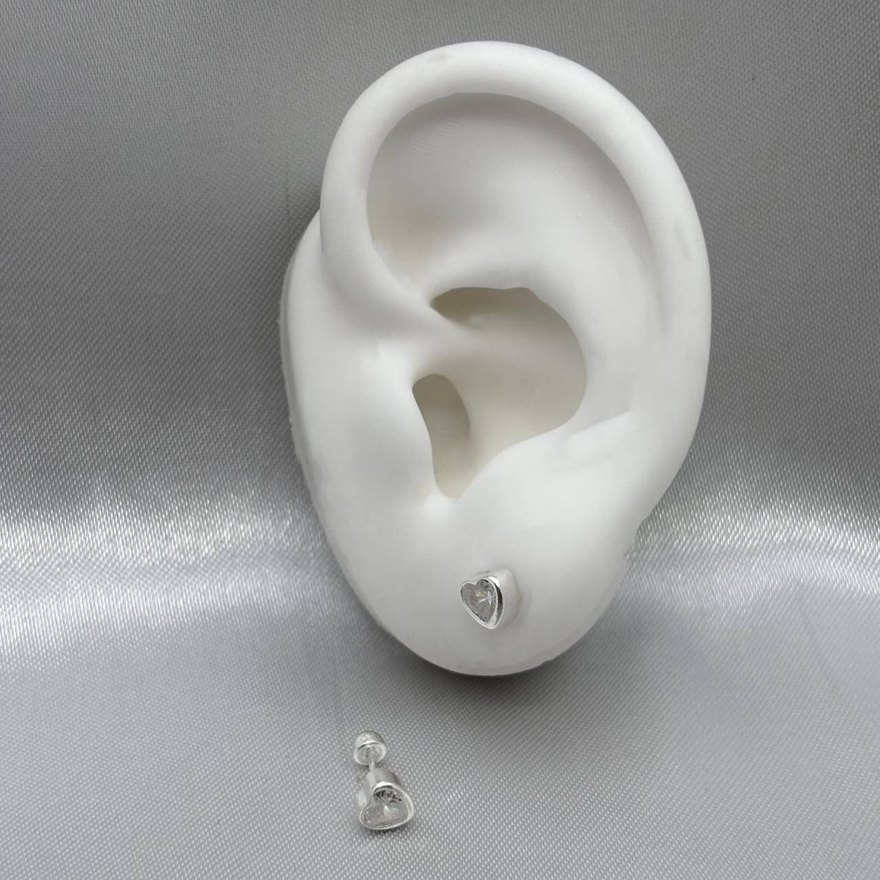 #BR279 - Broquel Corazón Tambor Con Zirconia Plata