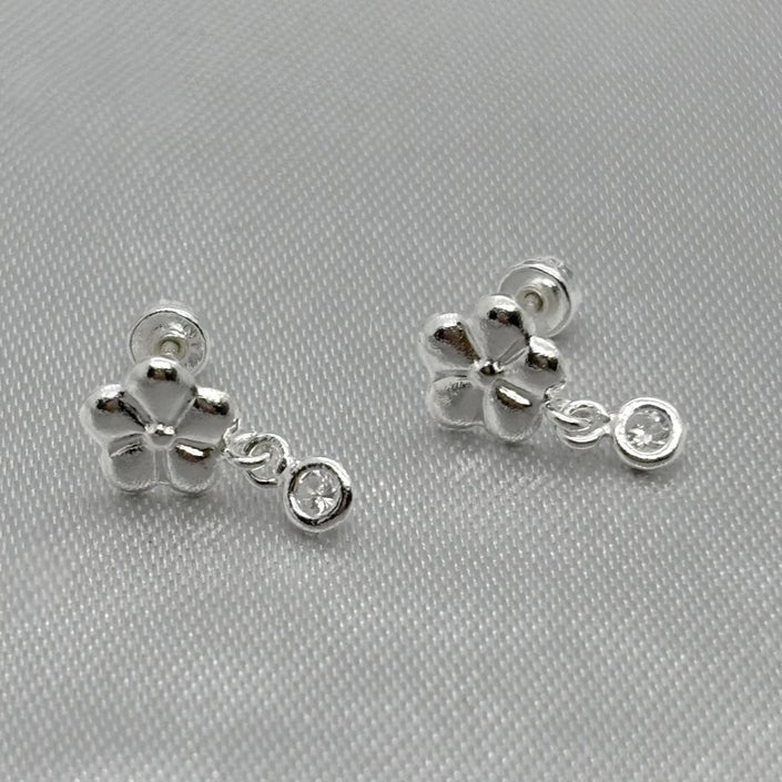 #BR319 - Broquel Flor Con Piedra Zirconia Plata