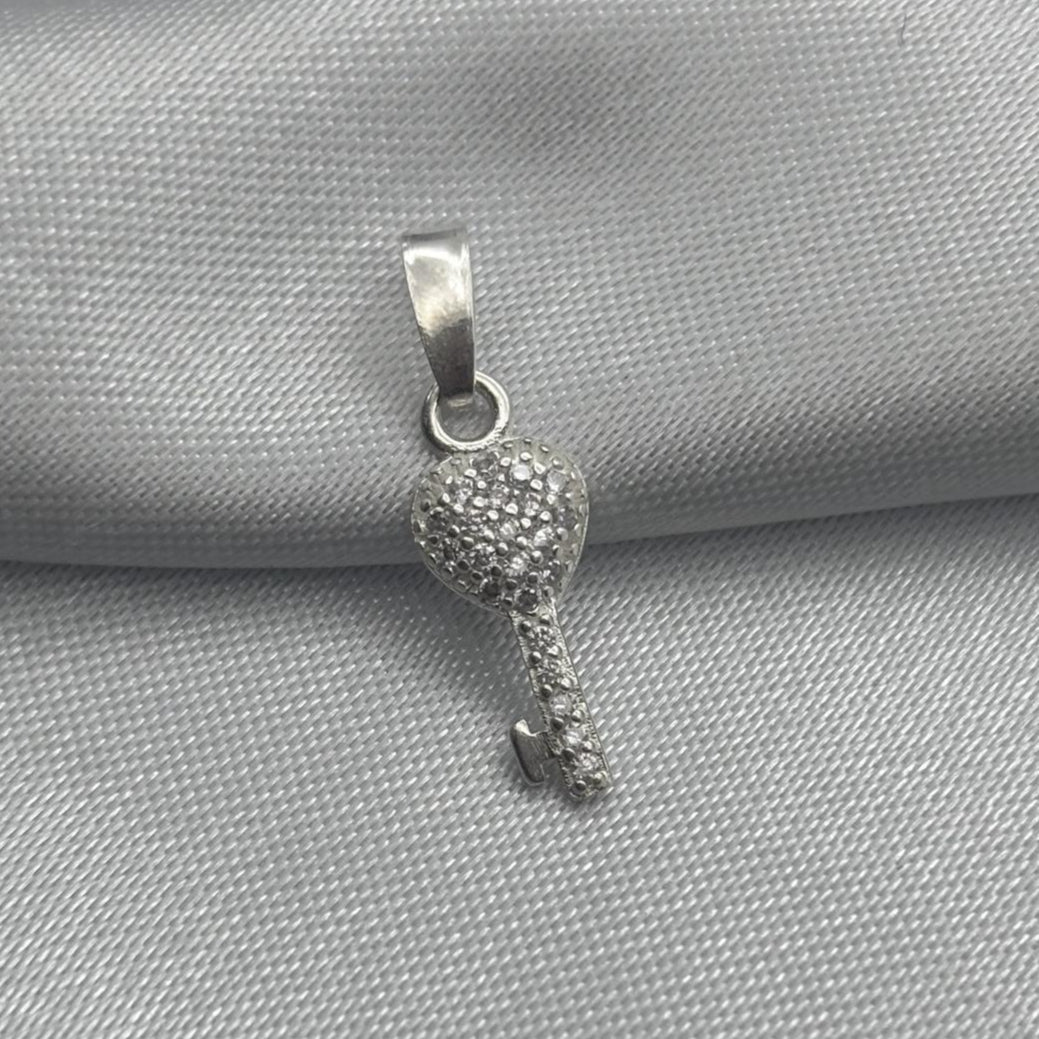 #D400 - Dije Llave Corazón Piedra Zirconia Plata - F0.6