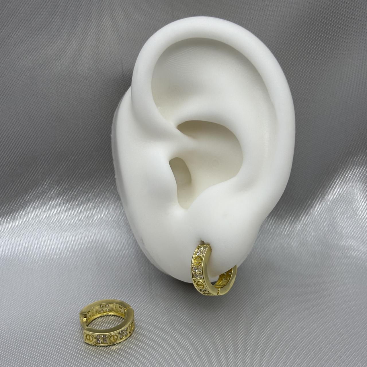 #H10107 - Huggie Tipo Cartier Piedra Zirconia Oro 10K - I04/2.8