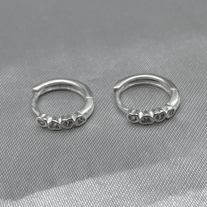 #H124 - Huggies Corazones Con Piedra Zirconia Plata - ZC2.1