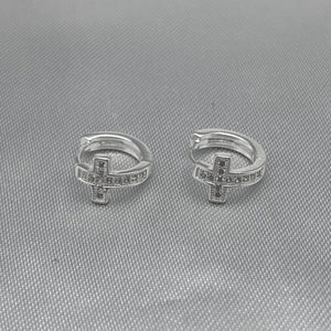 #H165 - Huggie Cruz Con Piedra De Zirconia Plata - LL1.9