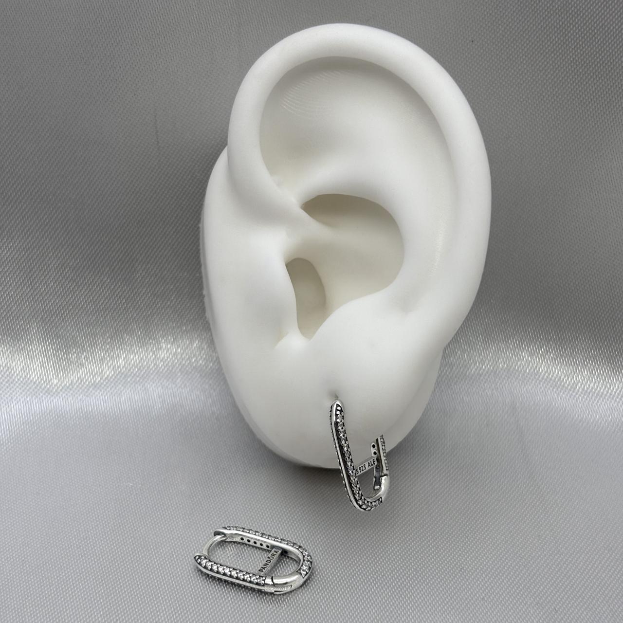 #H199 - Huggie Clip Piedra Zirconia Plata - B14/2.3
