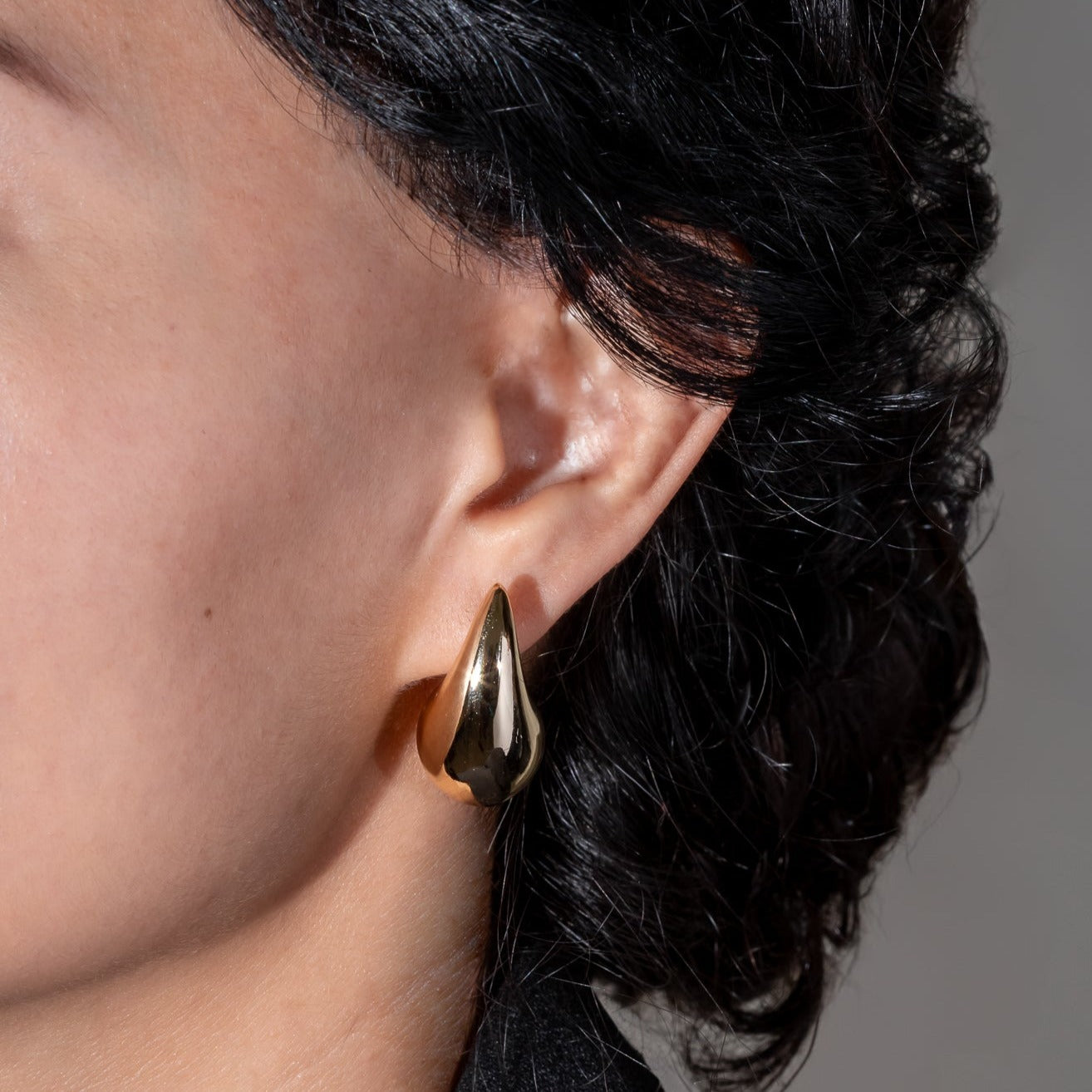 #ARL109 - Arete De Gota/Cuerno De Oro Laminado De 18k