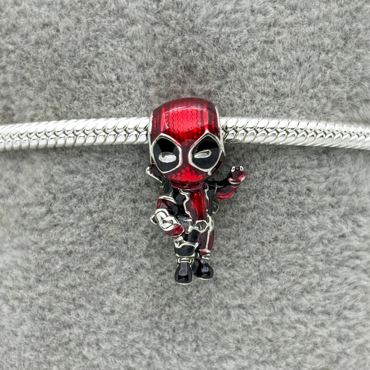 #PAN430 - Charm De Deadpool Plata - IC3.1