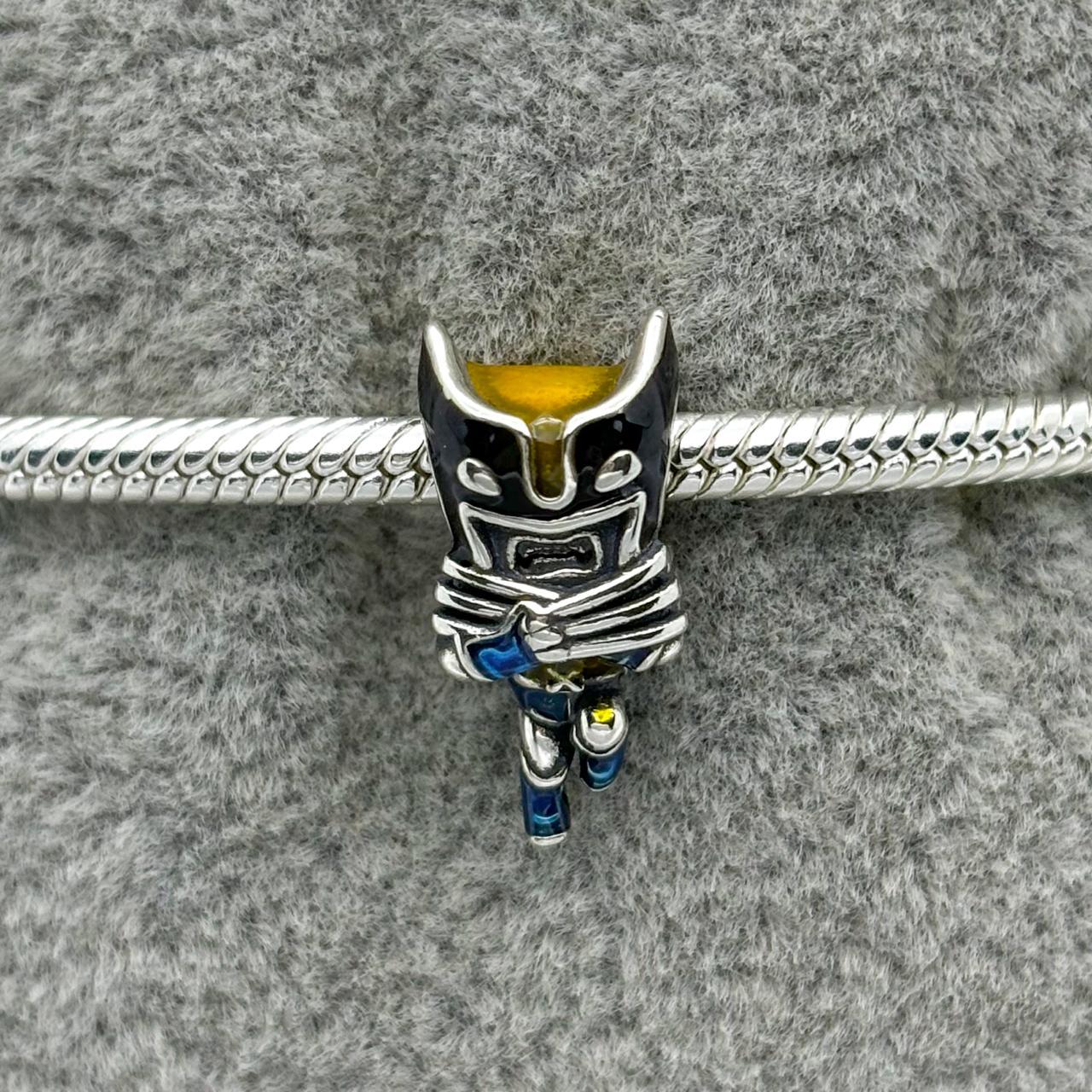 #PAN457 - Charm Wolverine Plata- IC2.8