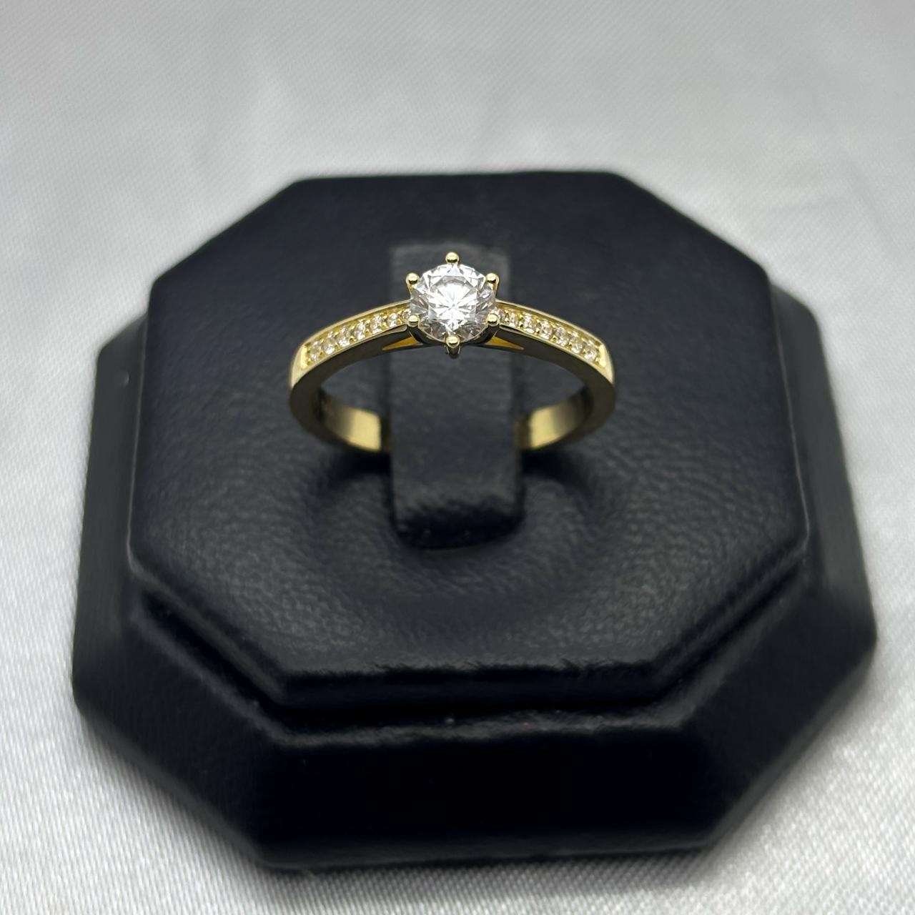 #AD10117 - Anillo Solitario Con Piedra De Oro 10k - H16/3.0