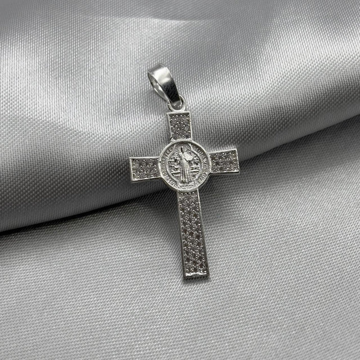 #D188 - Dije Cruz De San Benito Con Piedra Zirconia Plata - F2.0