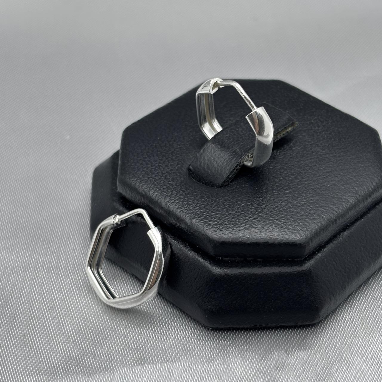 #ARR122 -Arracada Hexagonal Plata - CE3.7