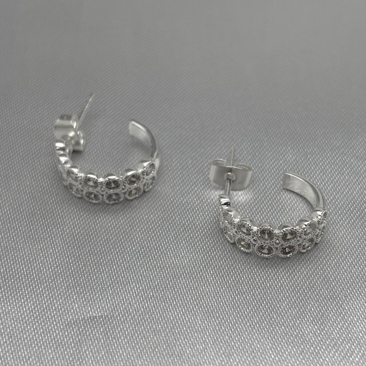#H176 - Huggie Circular Doble Con Piedra Zirconia De Plata- ZC4.1