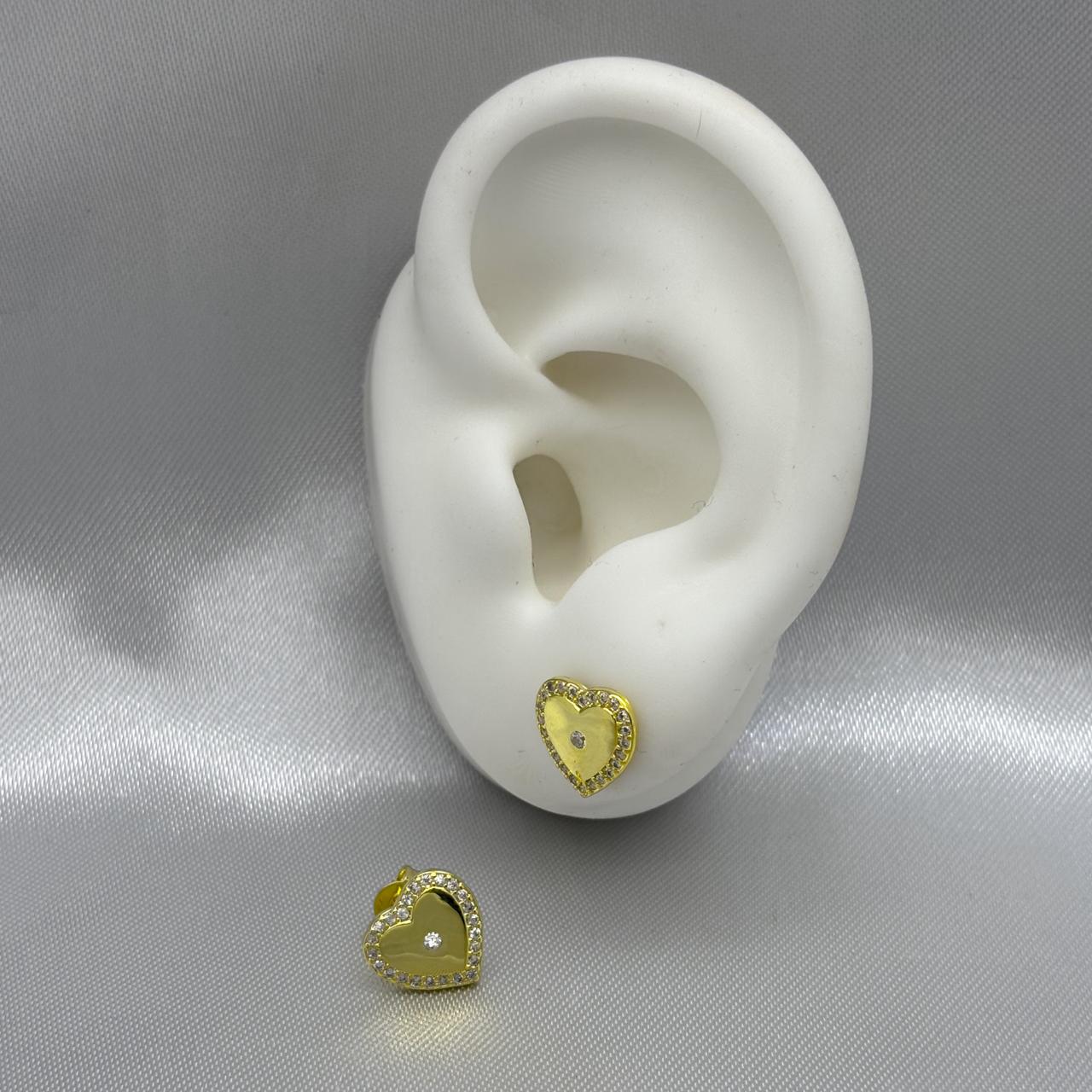 #BOL122 - Broquel Corazón Con Zirconias Oro Laminado 18K