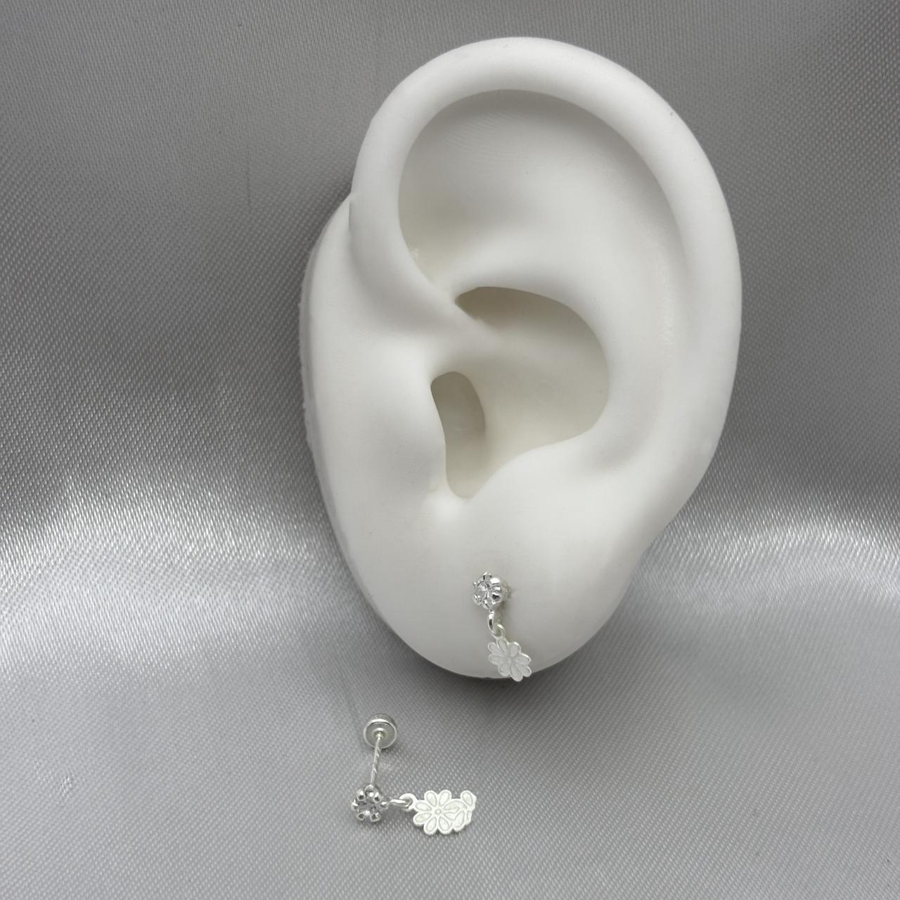 #BR291 - Broquel Margarita Con Zirconia Plata - F44