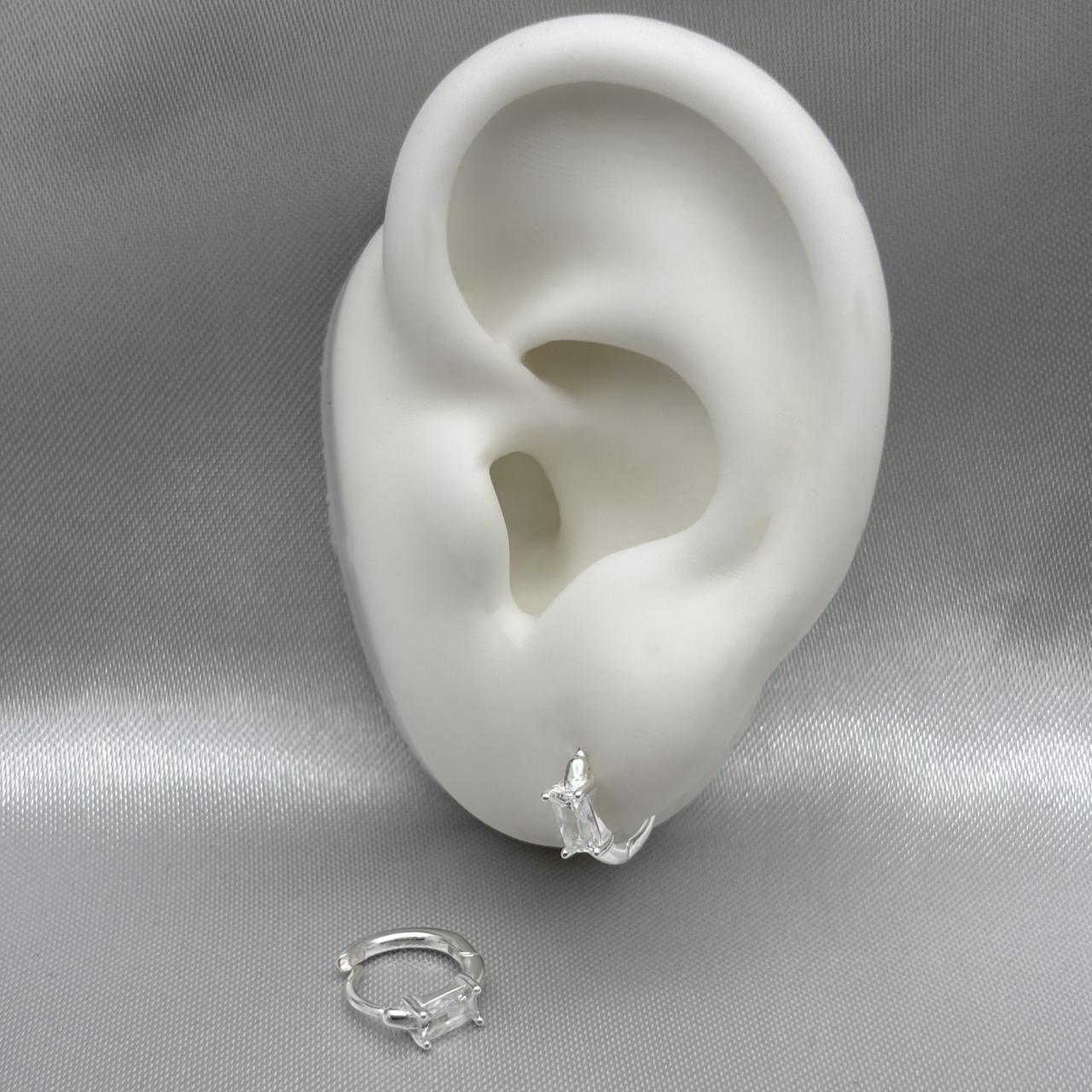 #H193 - Huggie Con Zirconia Plata - LL1.5
