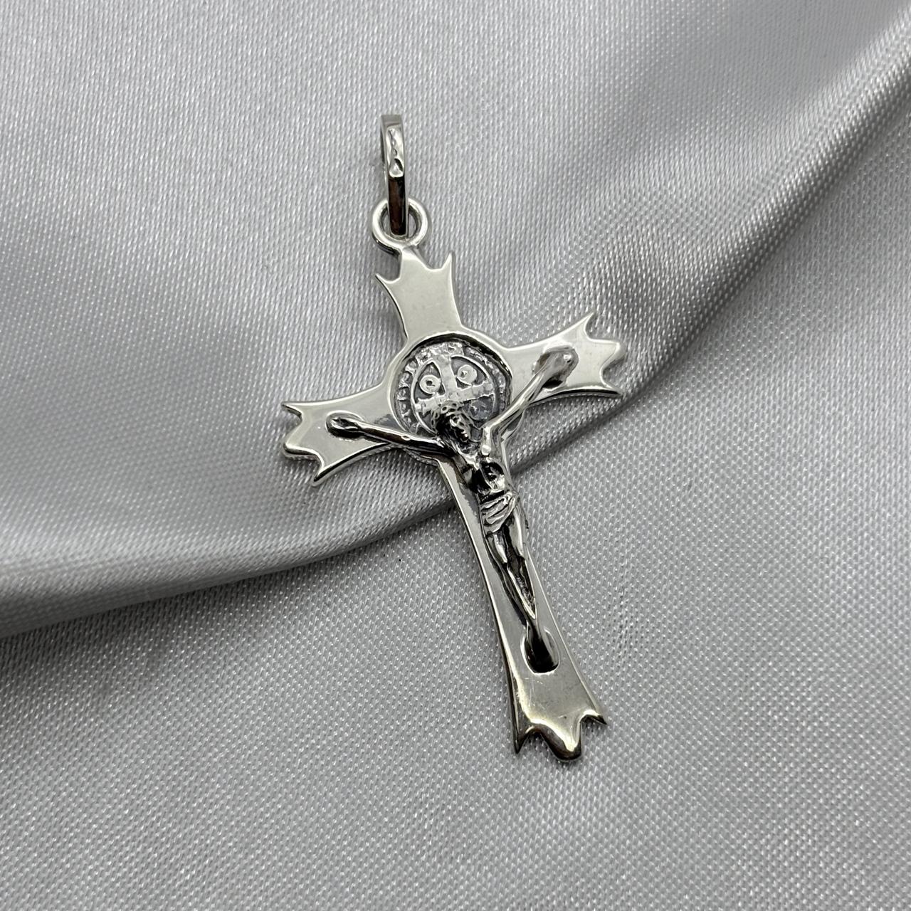 #D132 - Dije Crucifico Cruz Gótica Plata Pavonada - A13/5.2