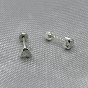 #BR279 - Broquel Corazón Tambor Con Zirconia Plata