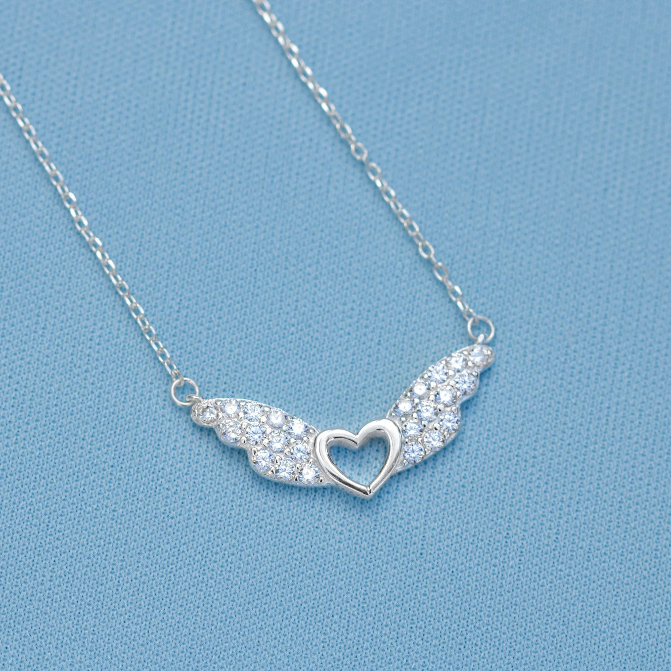 #G146 - Gargantilla Corazón Con Alas - IP3.3