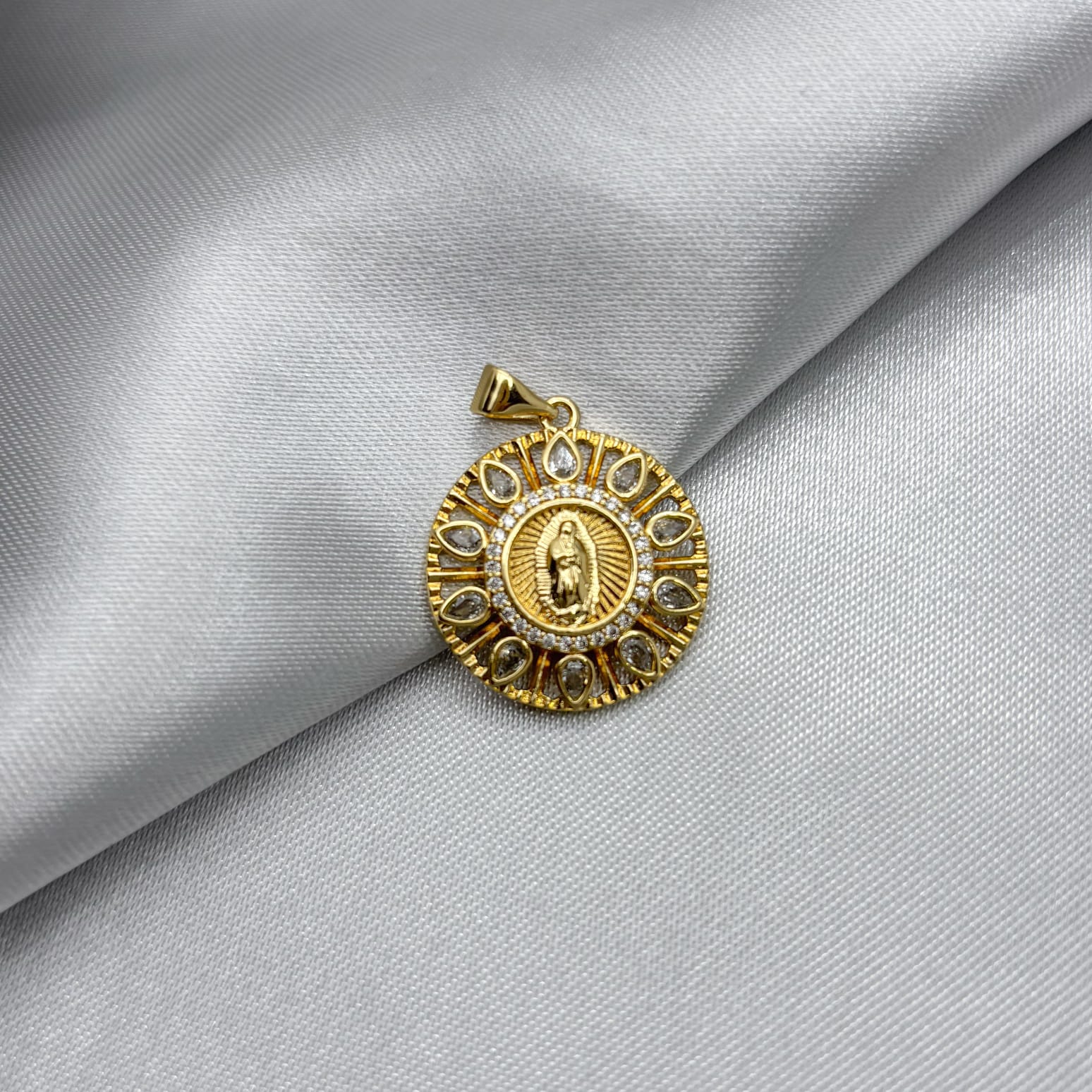 #DOL120 - DiJe De Virgen De Guadalupe De Oro Laminado De 18K