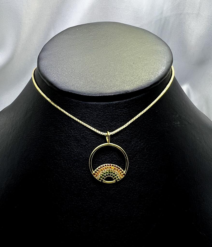 #GOL134 - Gargantilla Circular Con Arco Iris De Oro Laminado De 18K