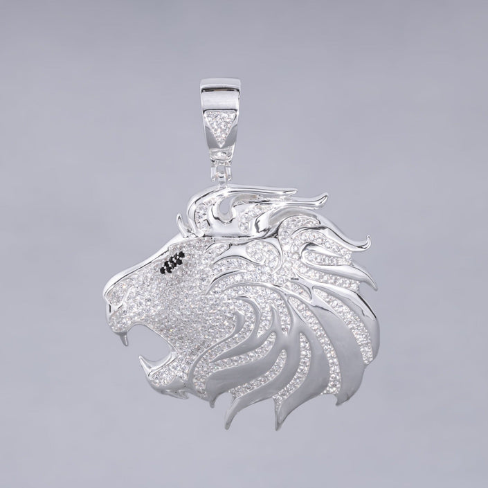 #D577 - Dije De León Con Zirconia Baño De Rodio Plata - MI18.3