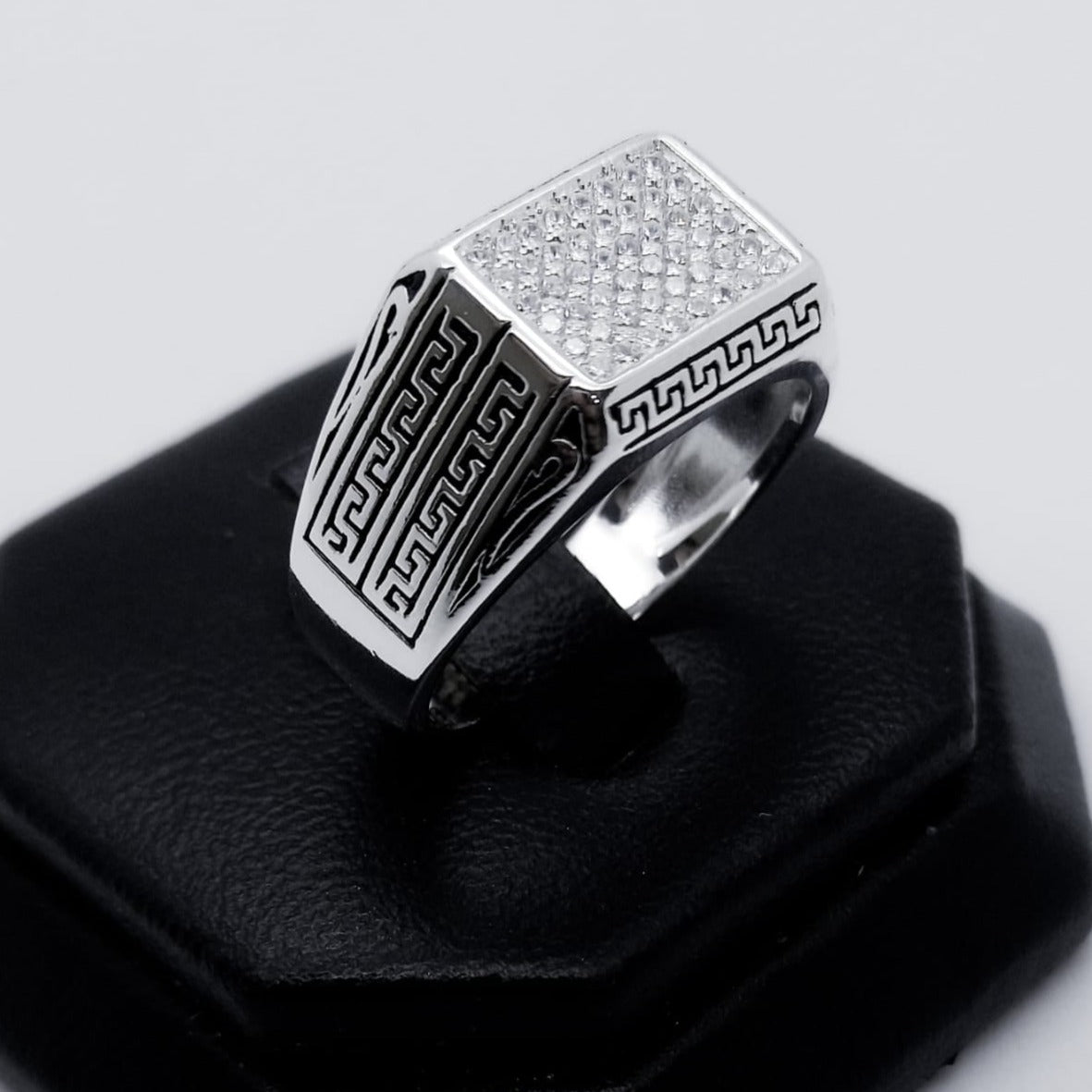 #AC112 - Anillo Caballero con Piedras - IP6.7