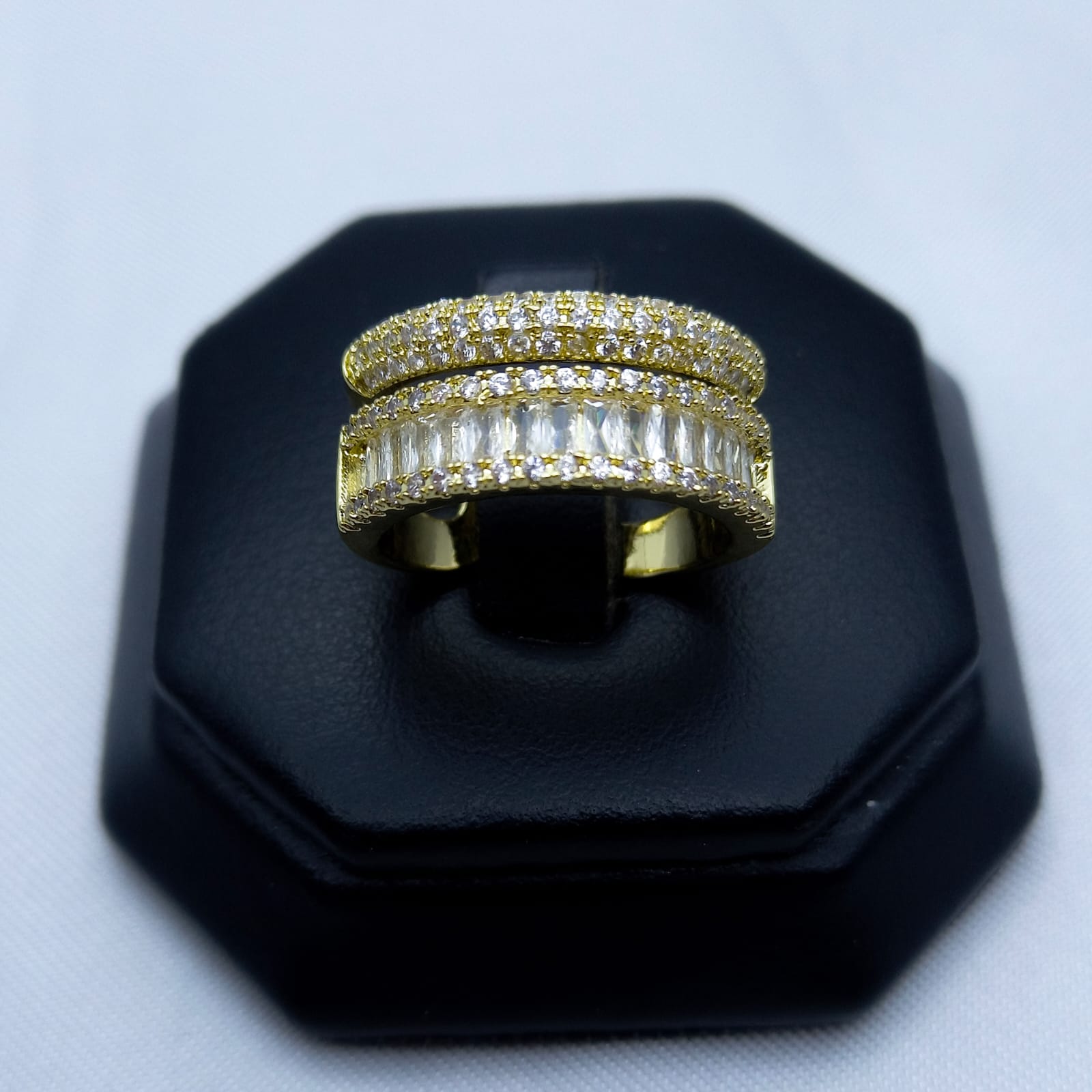 #AOL131 - Anillo Doble Con Piedras De Oro Laminado De 18k