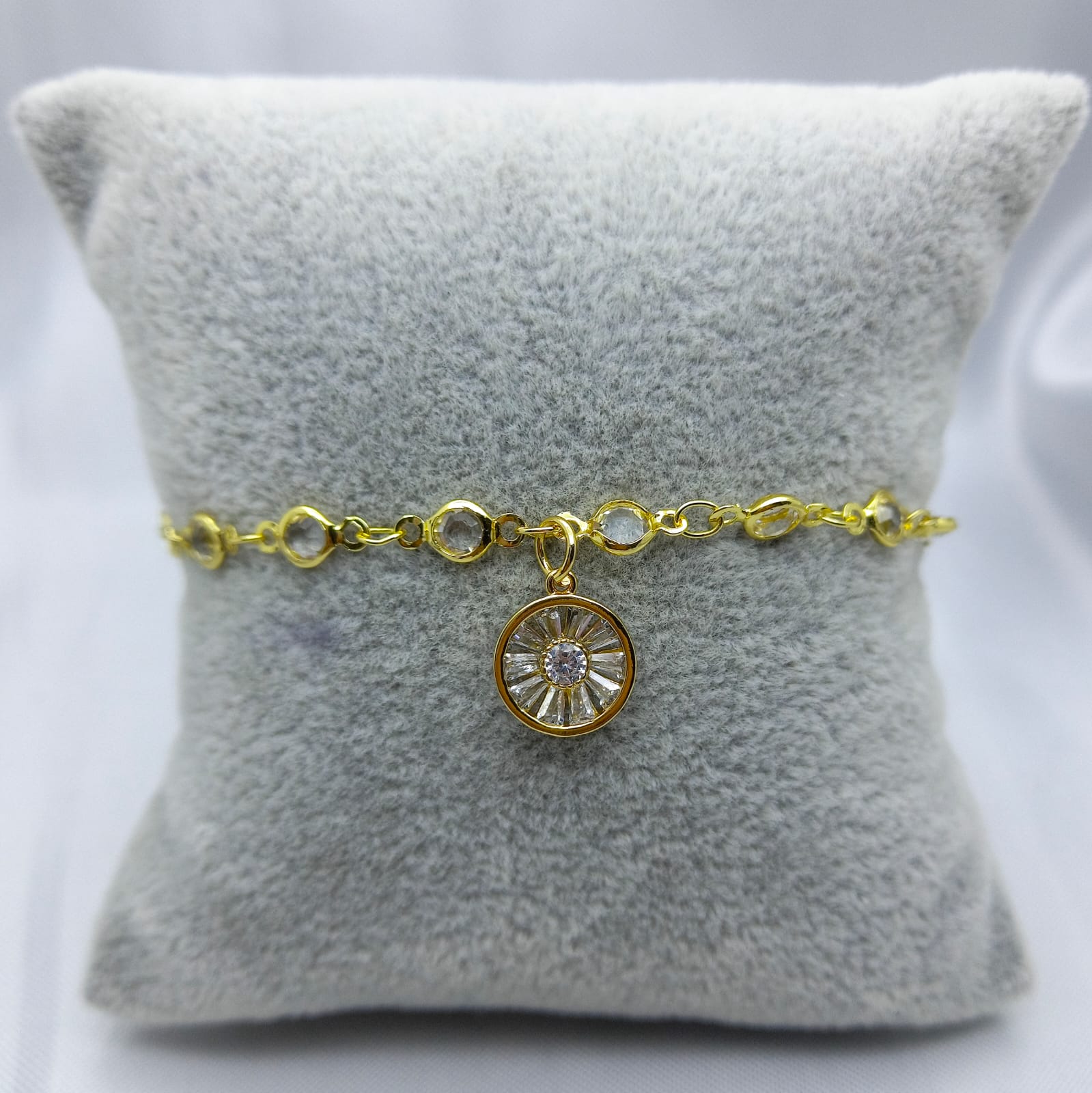 #PAL154 - Pulsera Con Piedras Y Colgante De Flor/Circulo De Oro Laminado De 18k