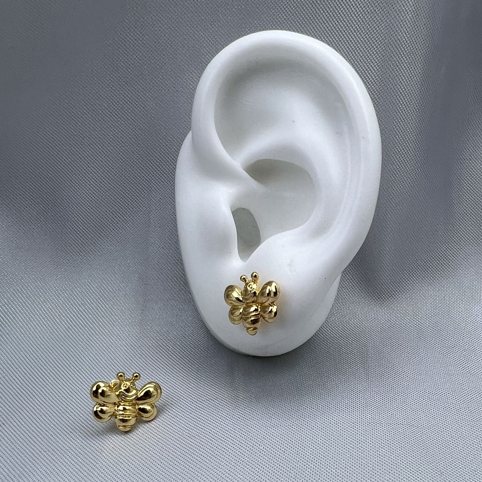 #BOL116 - Broquel De Abejita De Oro Laminado De 18K